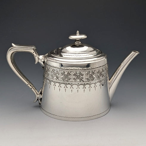 Circa 1900 British antique silver plate teapot Walker & Hall